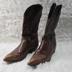 Womens Laredo cognac-colored cowboy boots size 9 vintage